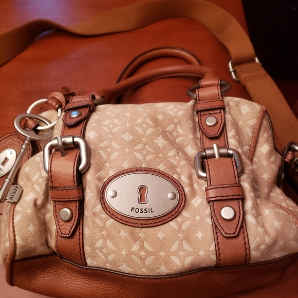 Fossil Handbag - Picture 2 of 8